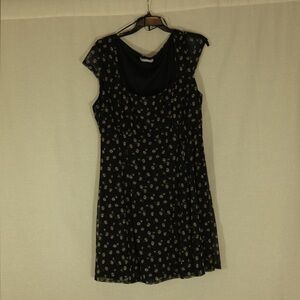 urban outfitters daisy dress